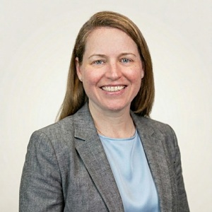 Amanda Bryson headshot