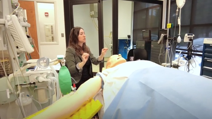 Amy Scrogin teaching Anesthesia Assistant students in a mock lab at South University